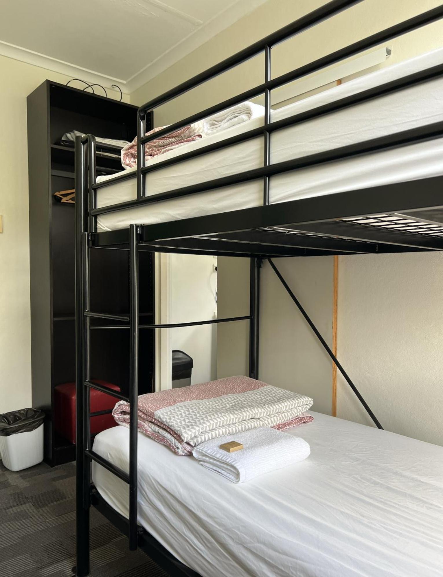 Manly Bunkhouse Hostel Sydney Exterior photo